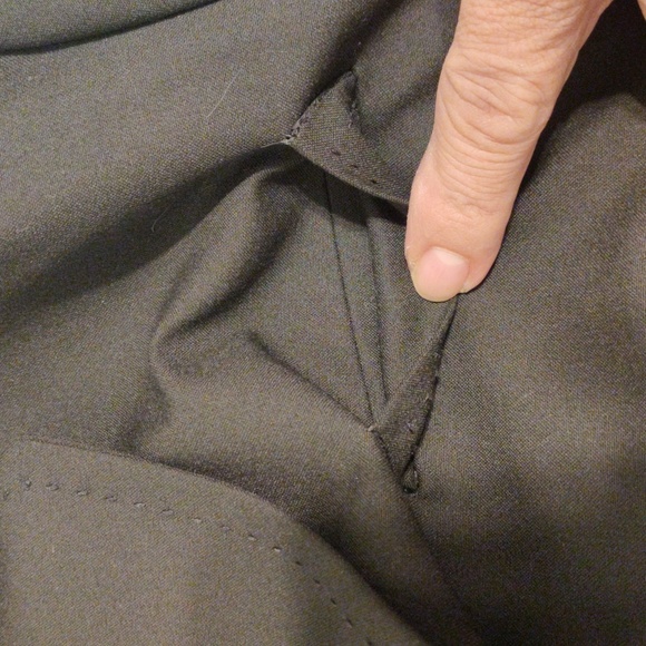 The Limited. Women's black blazer, no pockets, used in good condition. - Picture 6 of 11